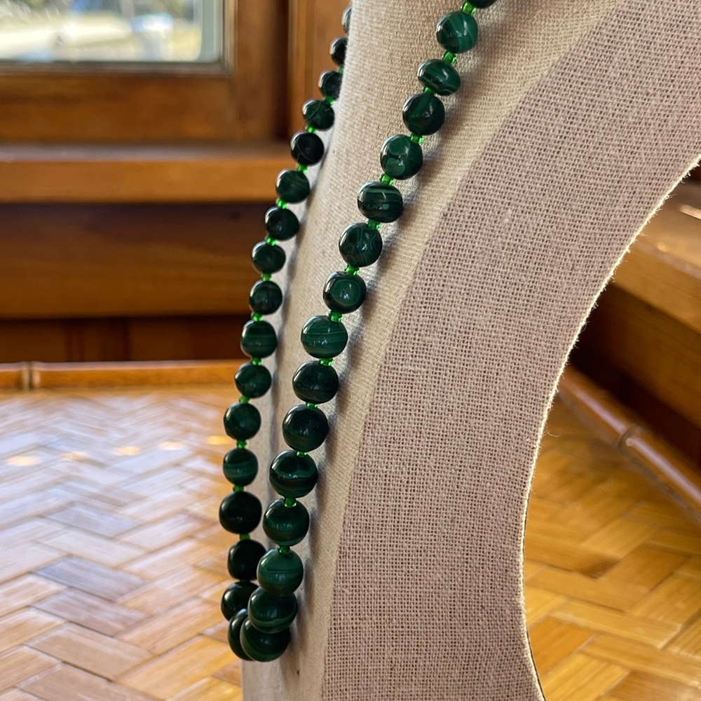 Vintage graduated malachite bead necklace excellent condition - Picture 3 of 10